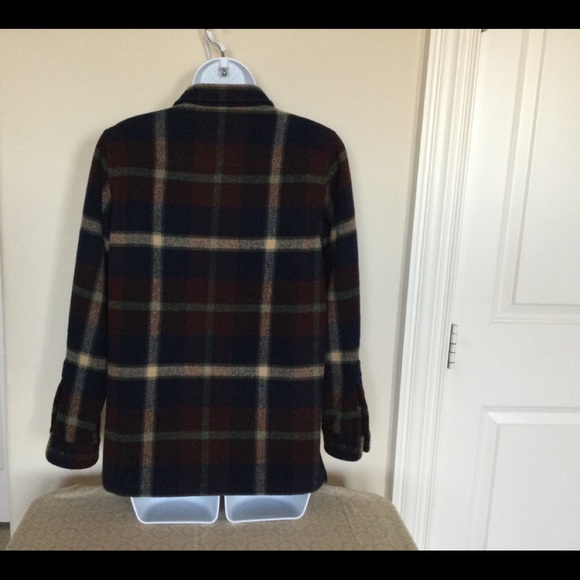 Lauren Ralph Lauren Petite Lambwool Shirt Jacket. - Picture 2 of 13